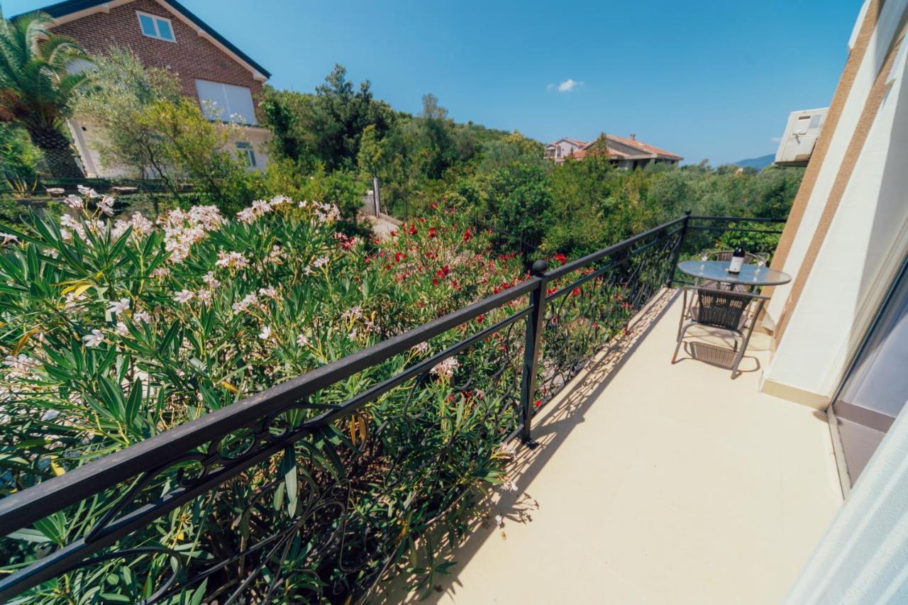Villa Тиват Экстерьер фото